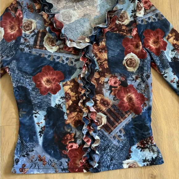 Floral Ruffle Top - Picture 2 of 4